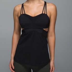 Lululemon cut out top